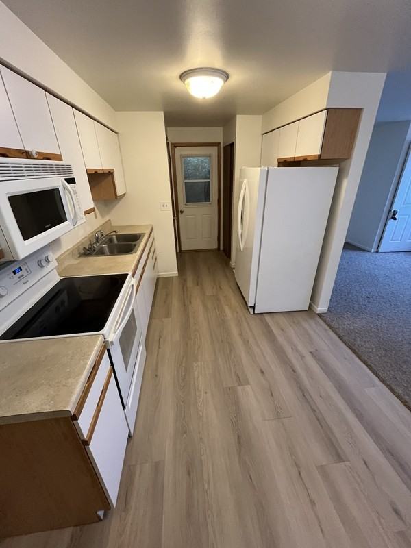 1111 35th St - Photo 3 of 9