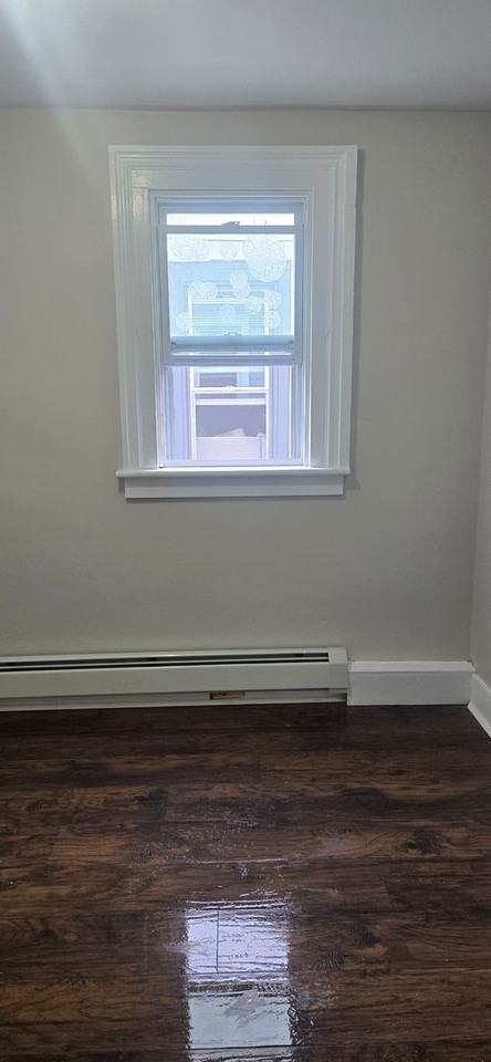 28 Rowley St - Photo 5 of 25