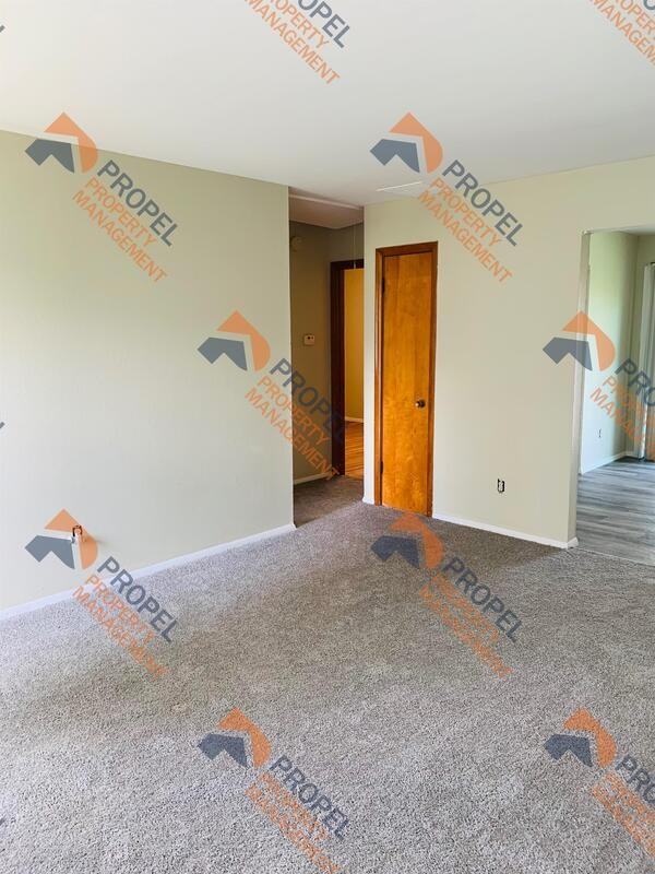 5050 Northfield Dr - Photo 2 of 10