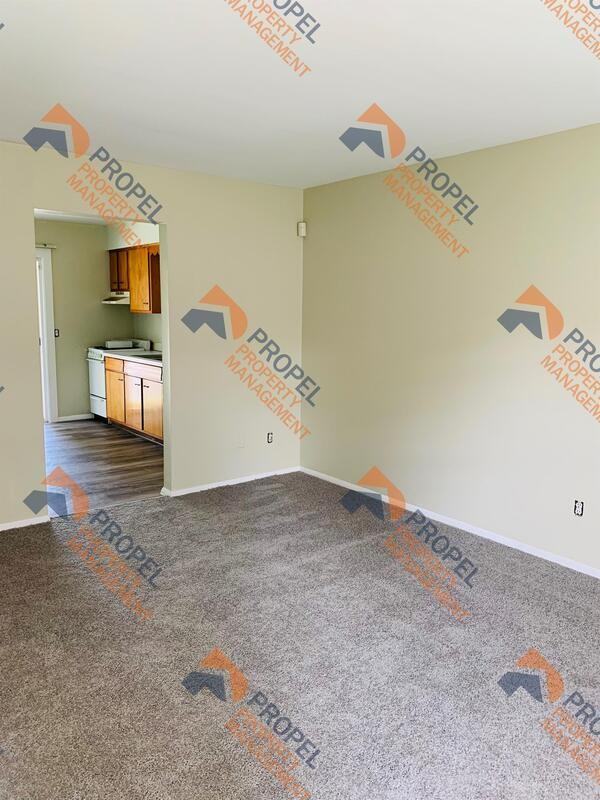 5050 Northfield Dr - Photo 4 of 10