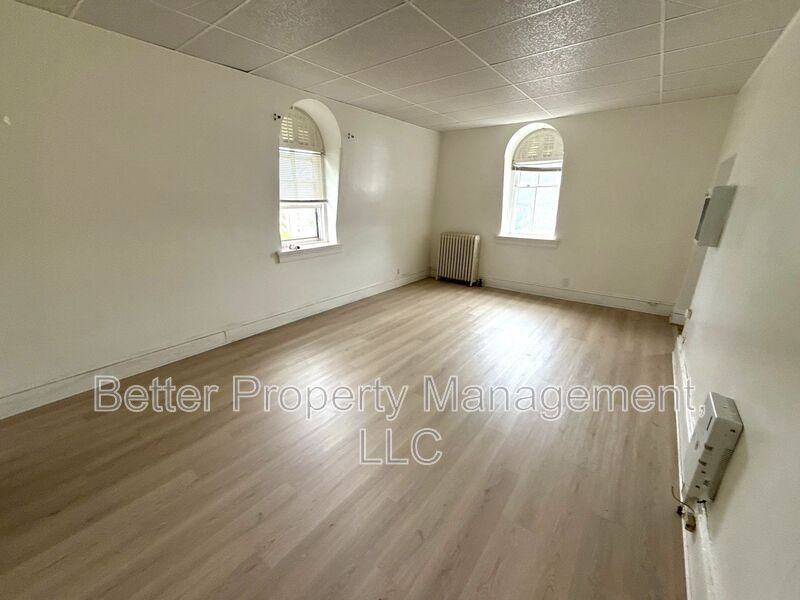 125 W Commerce St #8 - Photo 2 of 7