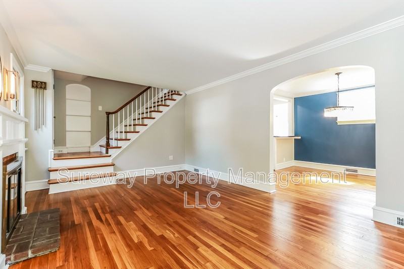 404 Strawbridge Ave - Photo 4 of 20