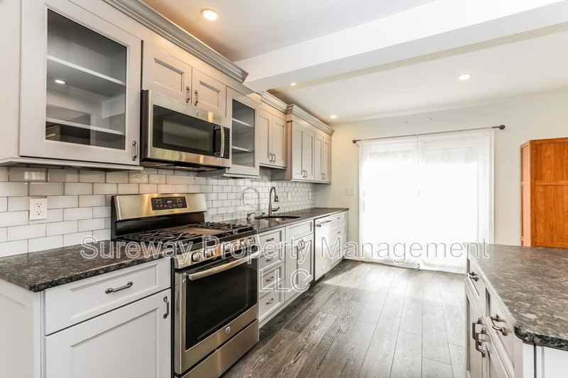 404 Strawbridge Ave - Photo 7 of 20