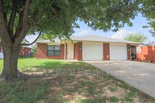 2223 W Roselawn St - Photo 1 of 1