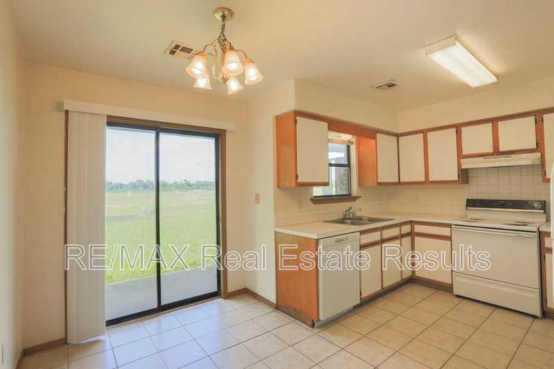 2223 W Roselawn St - Photo 6 of 23