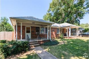 209 S Custer Ave - Photo 1 of 1