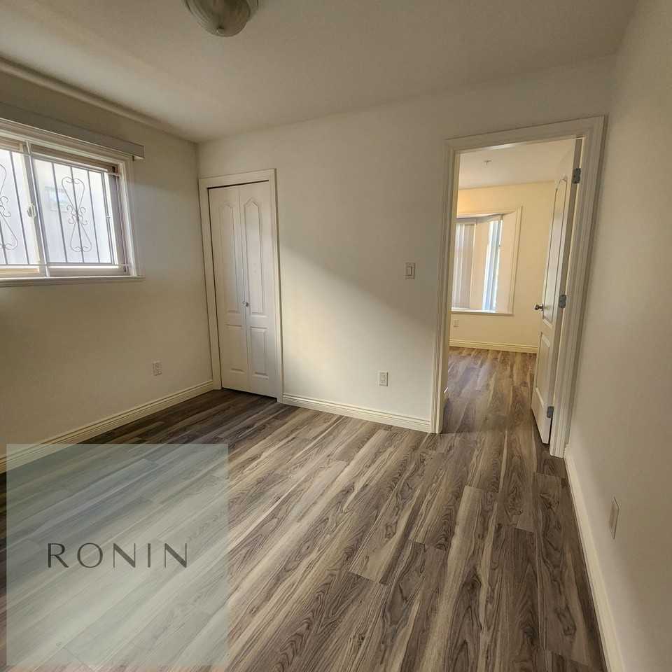 2743 East 53rd Avenue - Photo 5 of 13