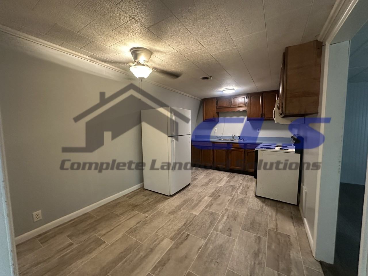 626 East Curry Drive - Photo 2 of 4