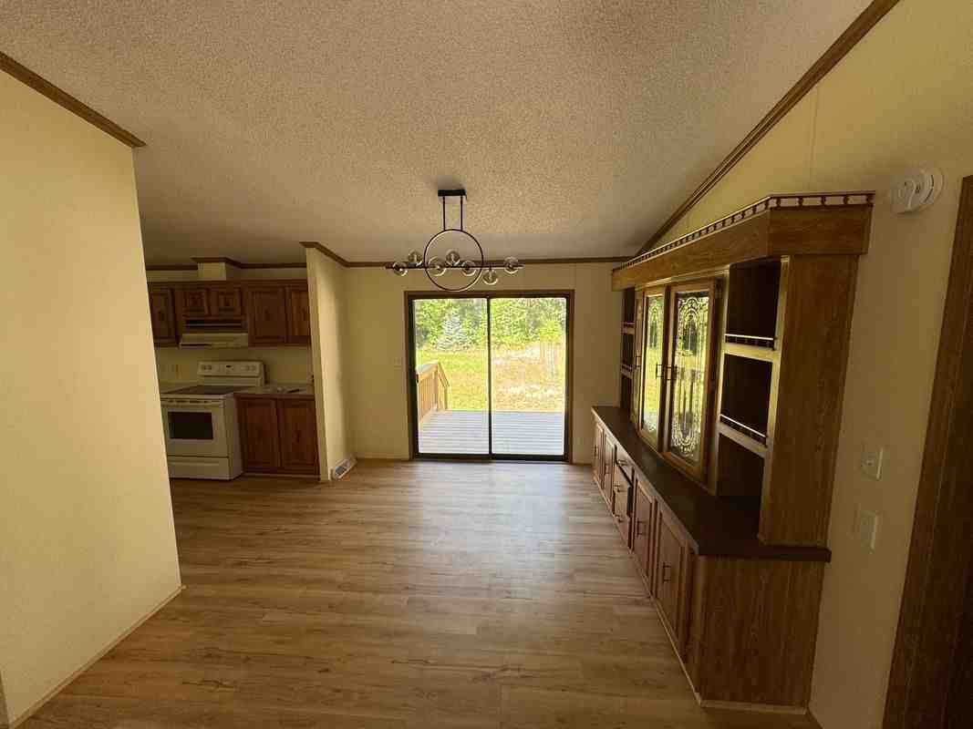 2995 S Pine Ave - Photo 3 of 3