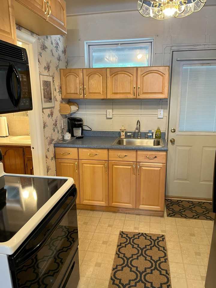 766 Weirs Boulevard - Photo 3 of 22