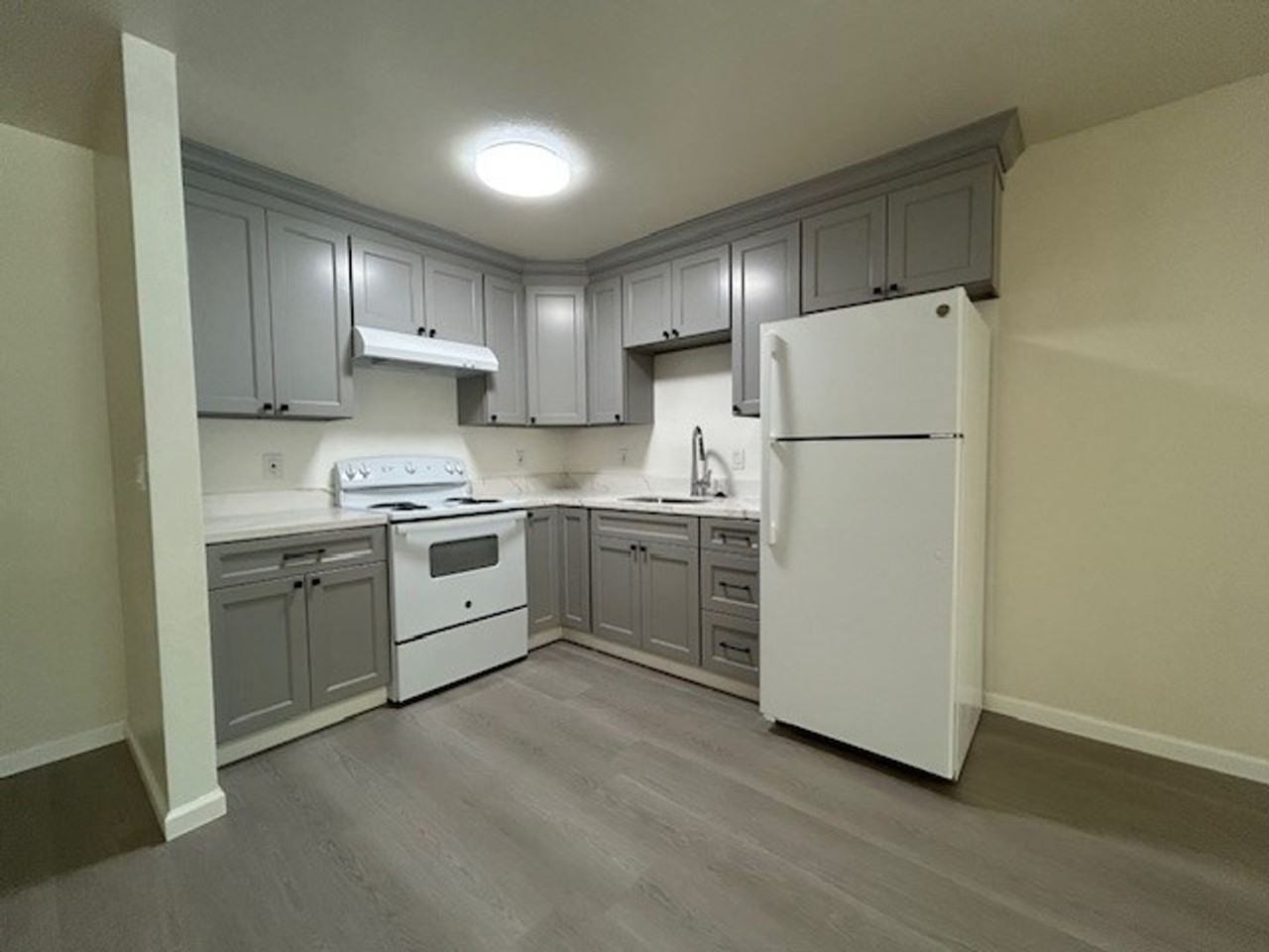 117 Tewksbury Ave #06 - Photo 4 of 10