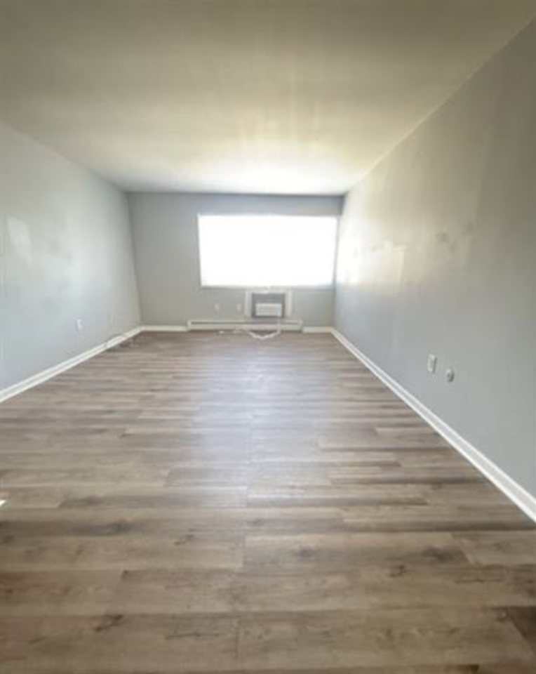 423 Briarwood Avenue - Photo 2 of 31