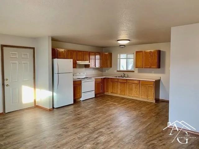 215 Lindbergh Avenue - Photo 5 of 24