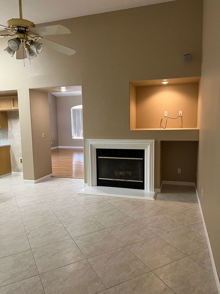 1862 Boalt Dr - Photo 6 of 21