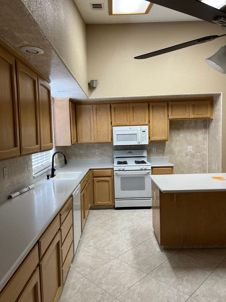 1862 Boalt Dr - Photo 7 of 21