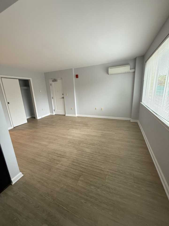 E Street Cooperative - Photo 3 of 12