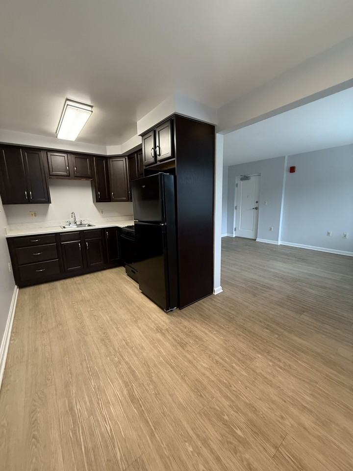 E Street Cooperative - Photo 4 of 12