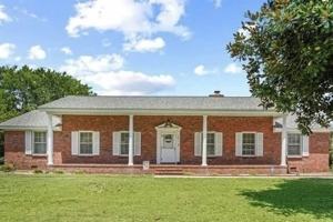 featured image of 1211 Rutledge Ave