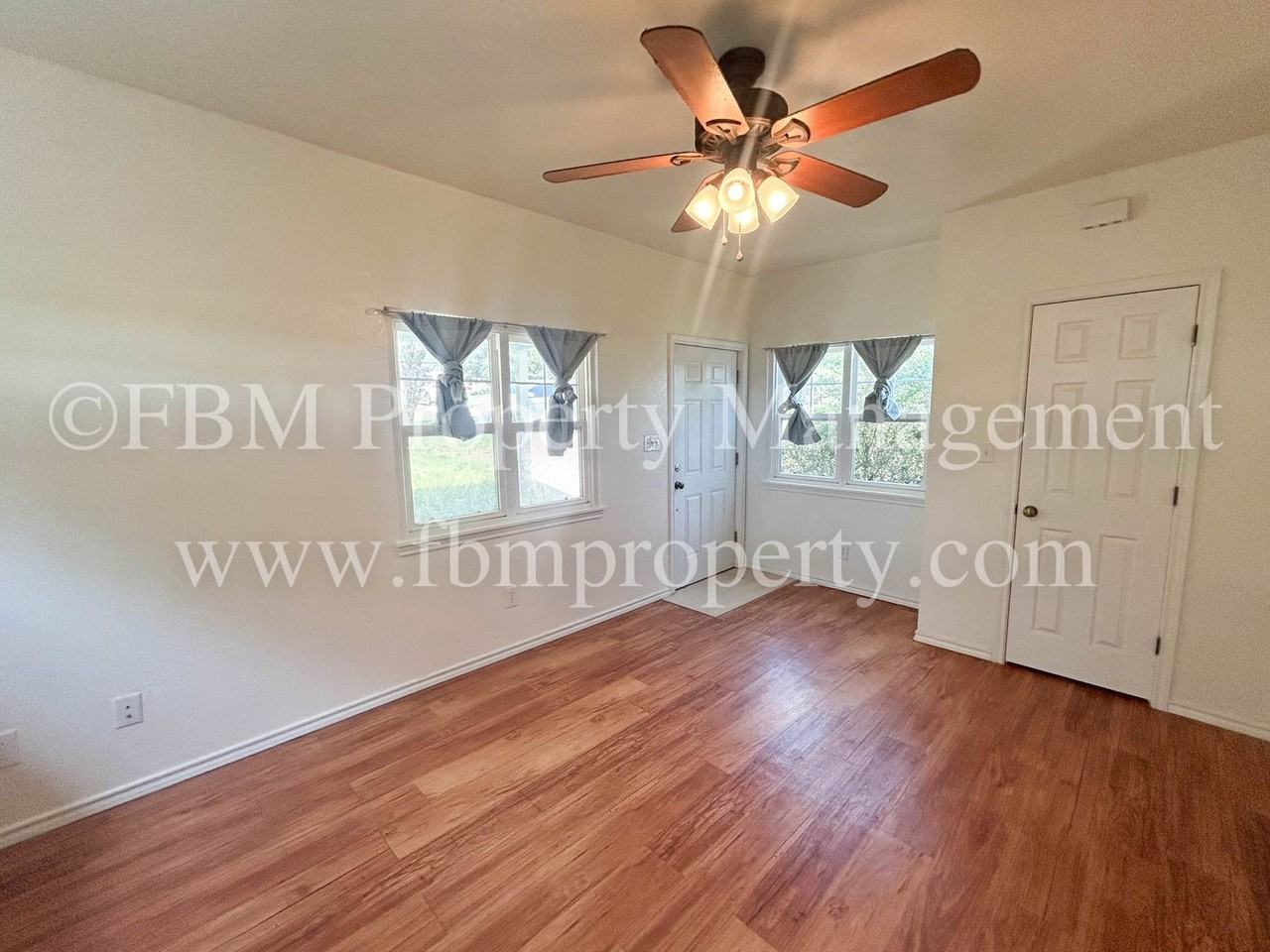 111 Hillside Dr - Photo 2 of 19