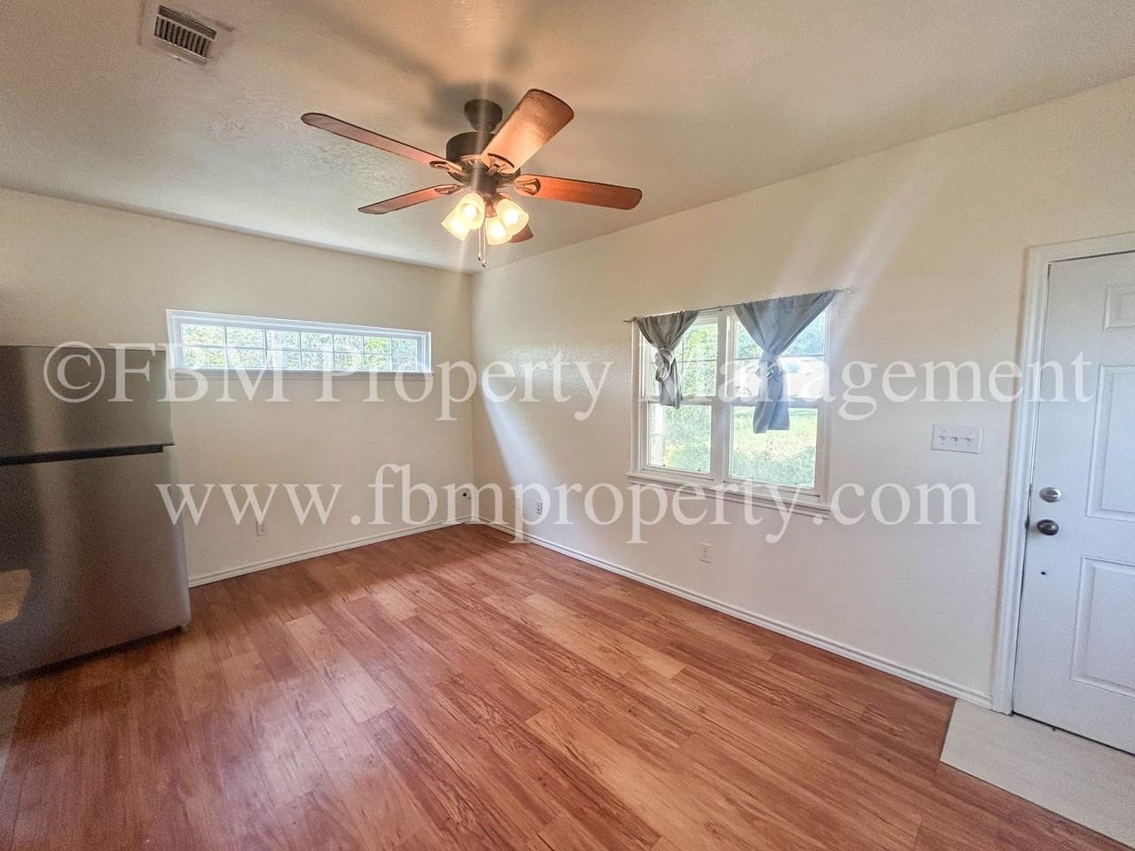 111 Hillside Dr - Photo 3 of 19