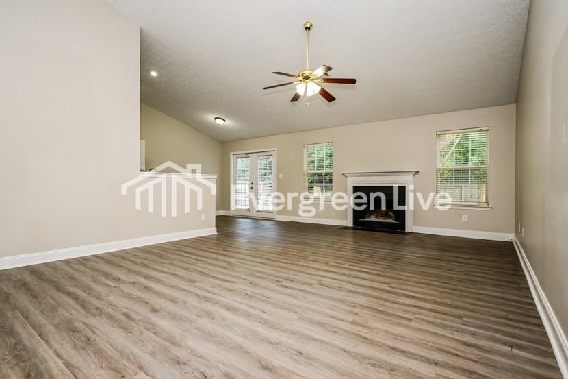 5245 Yellow Pine Dr - Photo 3 of 16