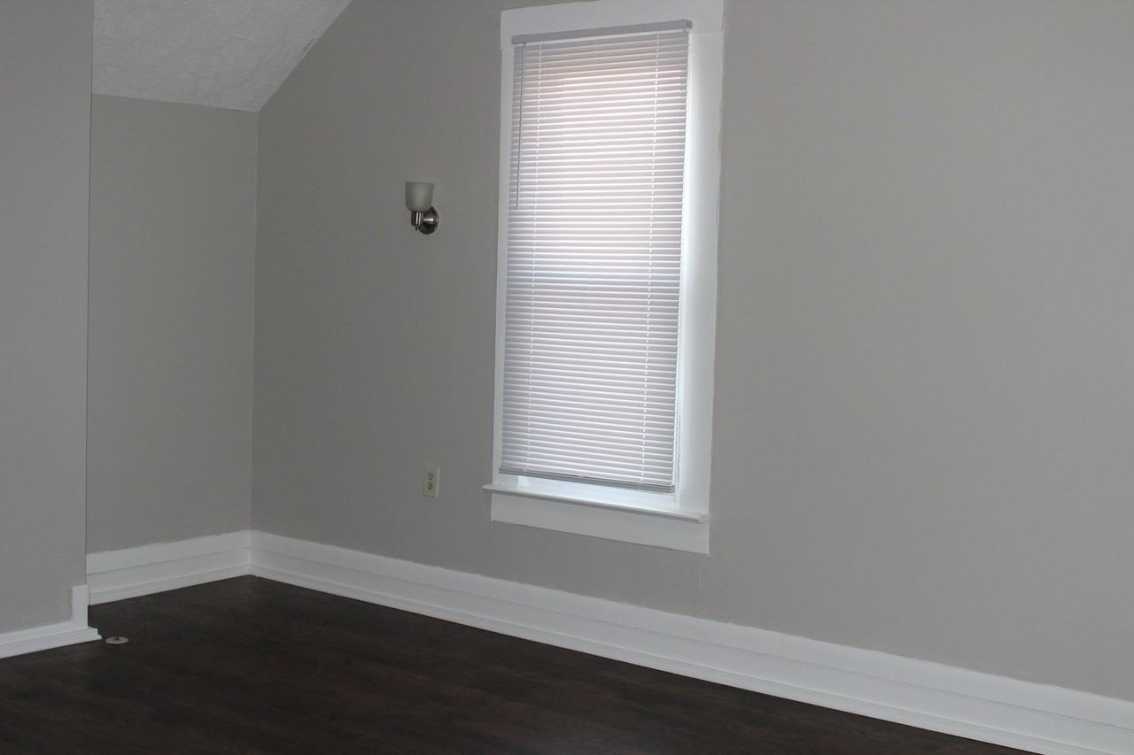 NCH - 850-852 E Livingston Ave. - Photo 3 of 4