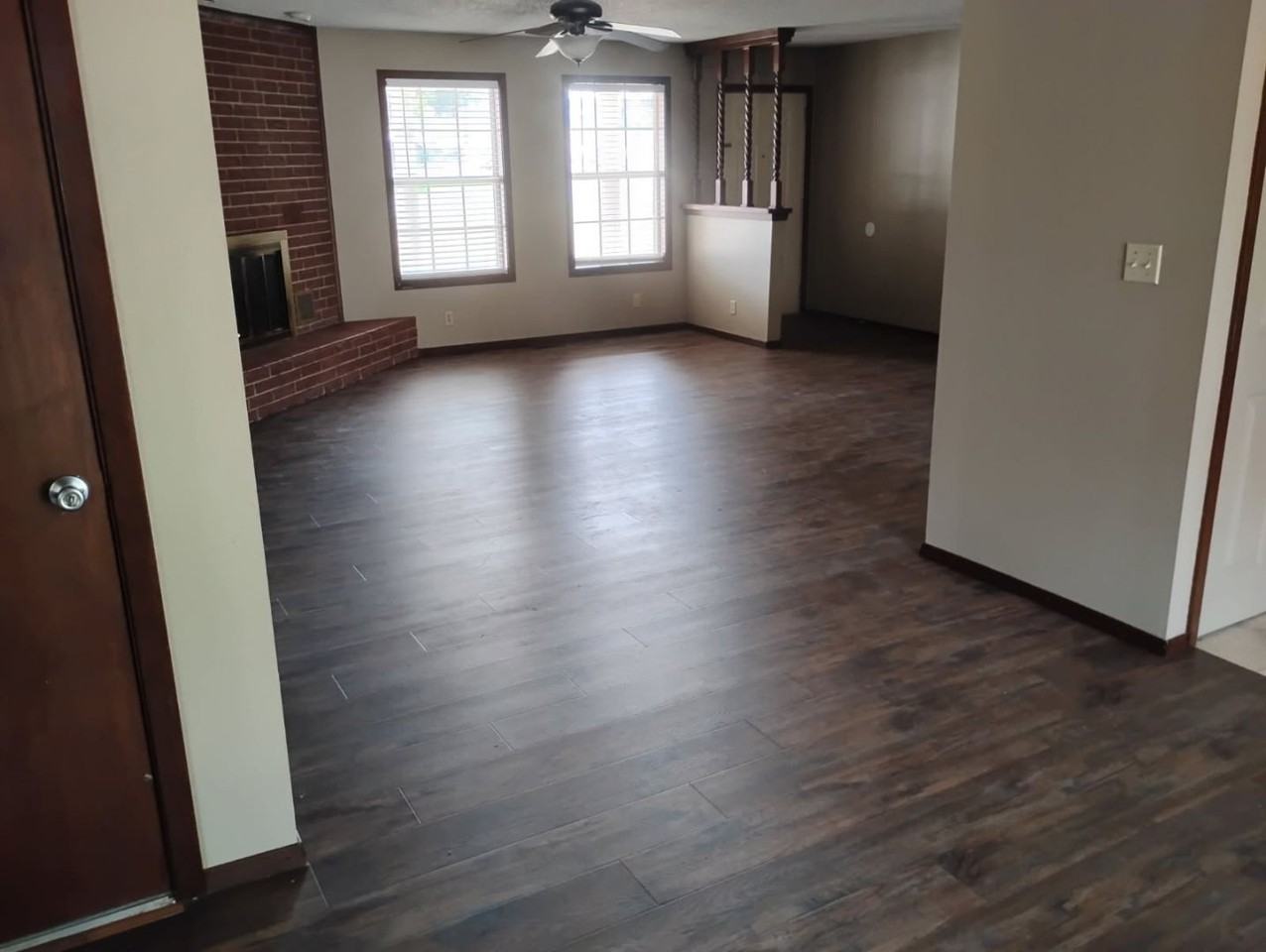 2302 Lakewood Dr - Photo 3 of 33