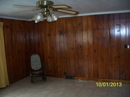 701 Lee St - Photo 2 of 5