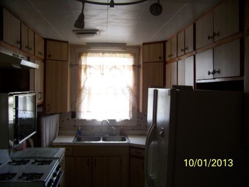 701 Lee St - Photo 3 of 5