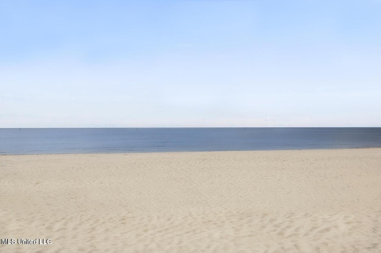 1664 Beach Blvd - Photo 4 of 5