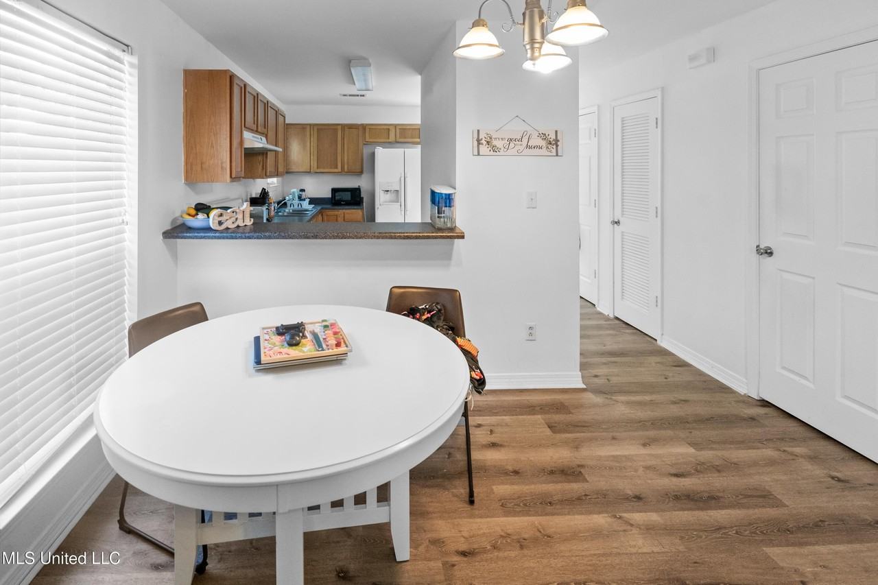 259 Benachi Ave - Photo 4 of 16