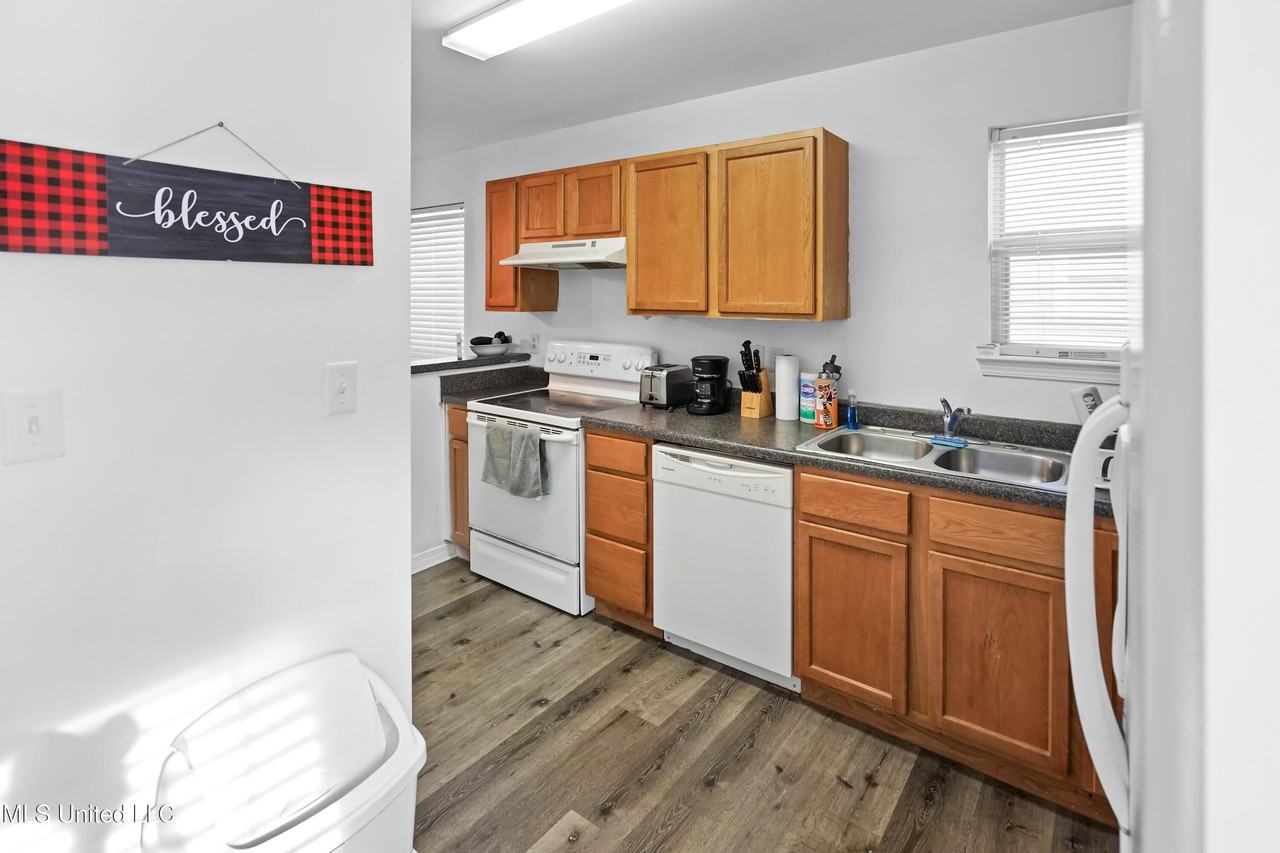 259 Benachi Ave - Photo 6 of 16