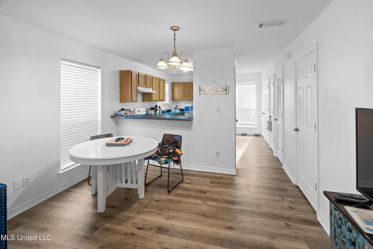 259 Benachi Ave - Photo 7 of 16