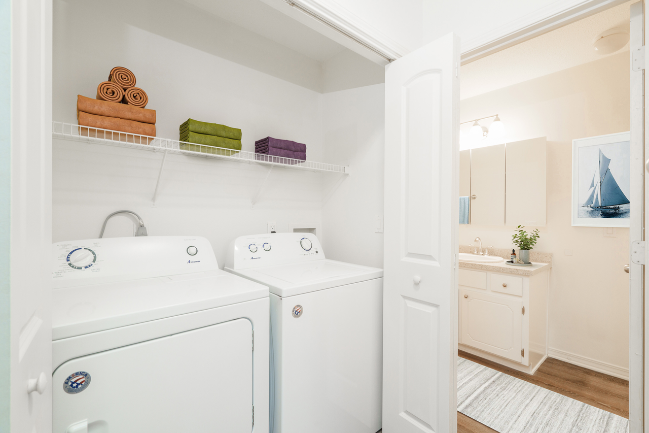 Newport Square Apartments - Photo 3 of 41