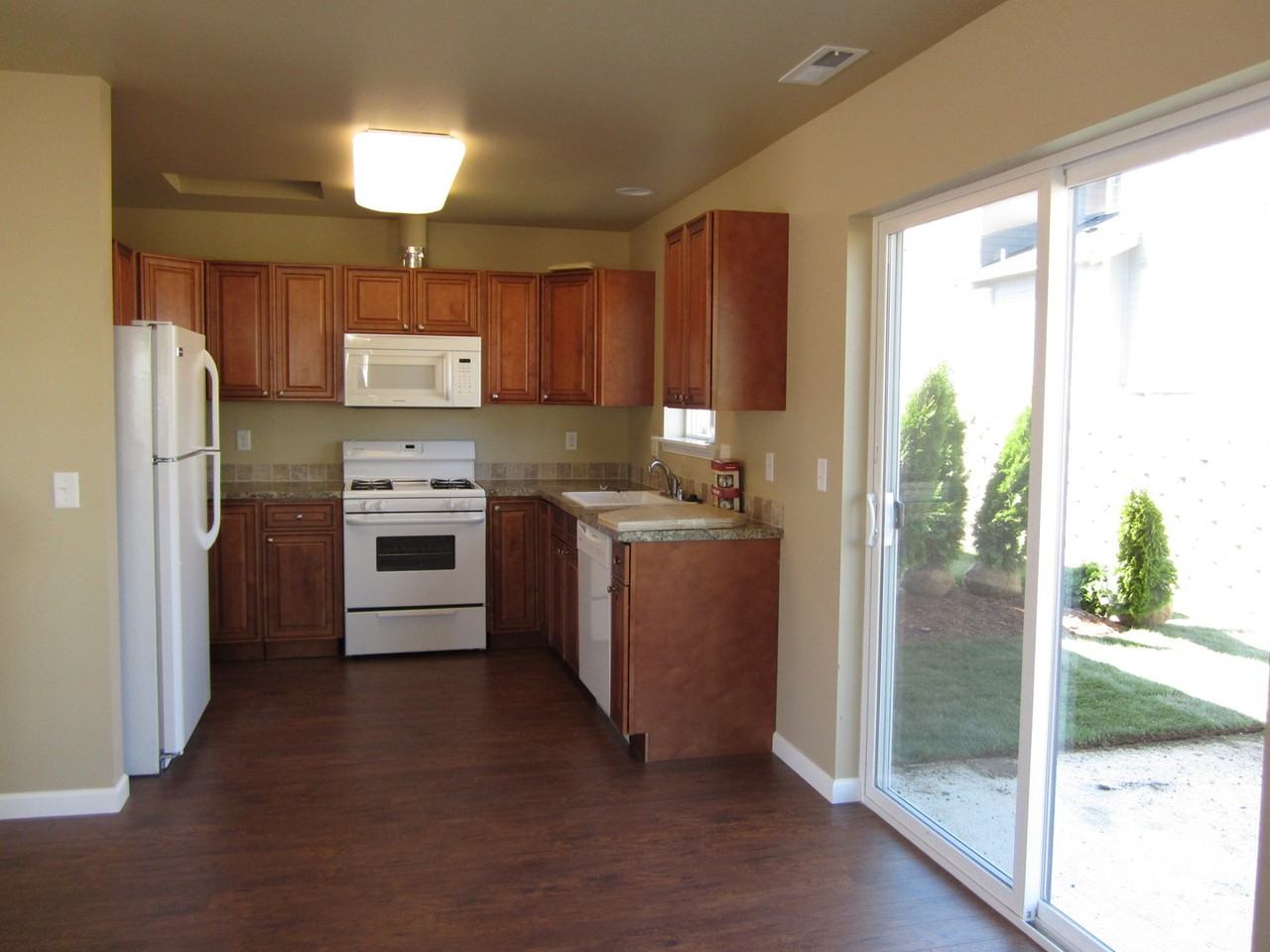 2131 Siddle St #103 - Photo 7 of 10