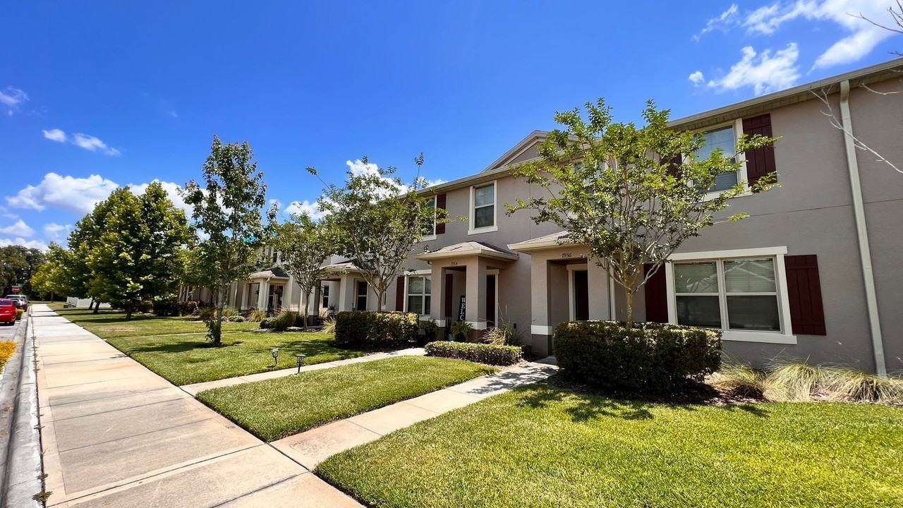 1936 Shiloh Brook St - Photo 3 of 24