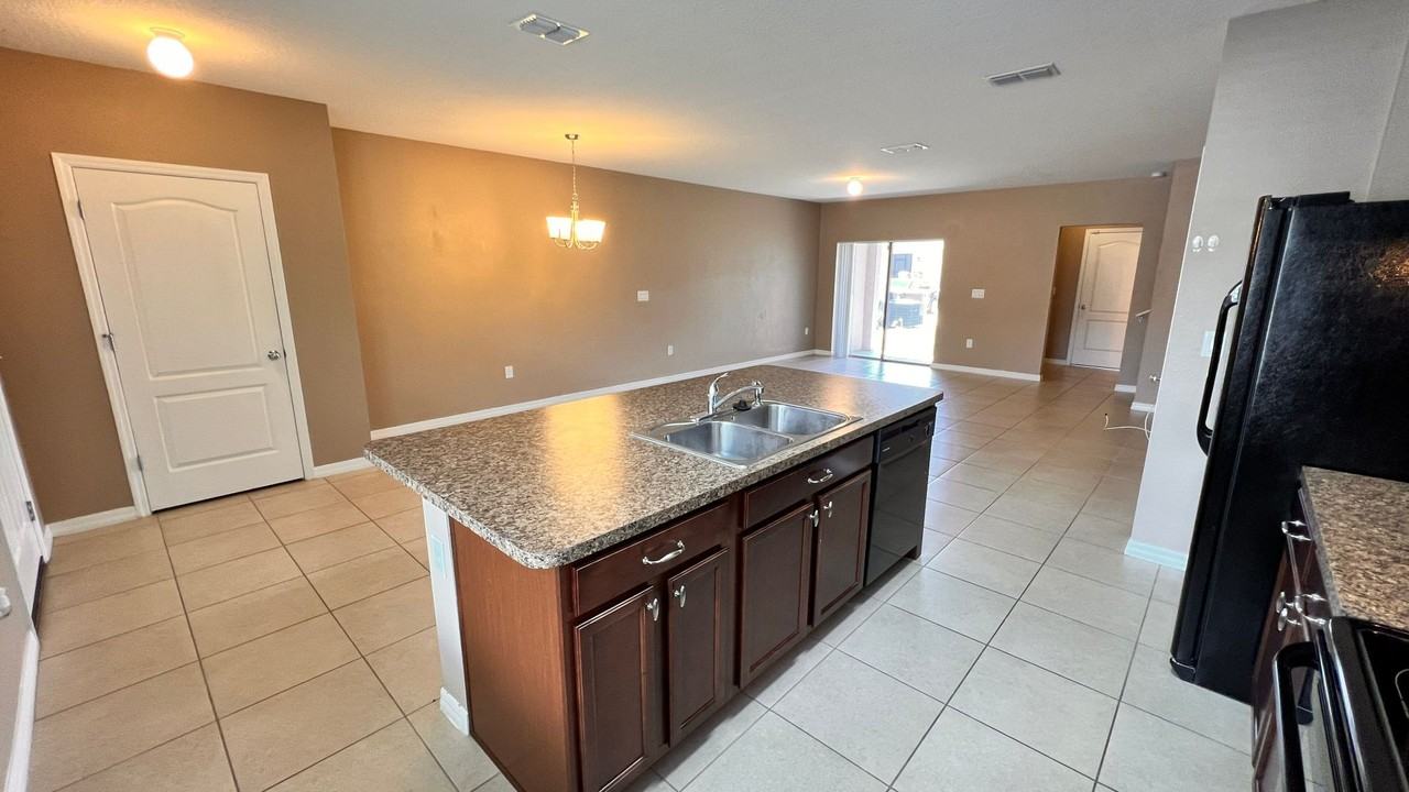 1936 Shiloh Brook St - Photo 7 of 24