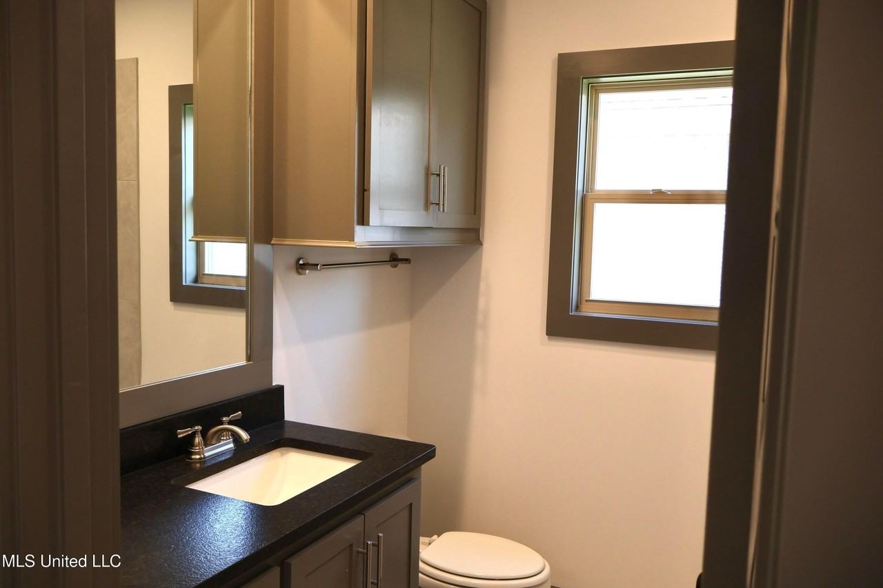 317 Willow Way - Photo 3 of 38