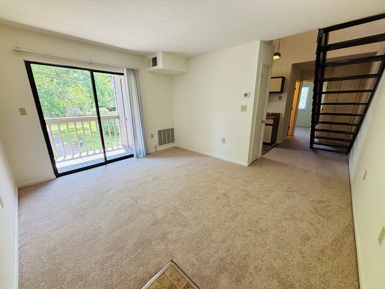 1400 University City Blvd Apt J - Photo 4 of 13