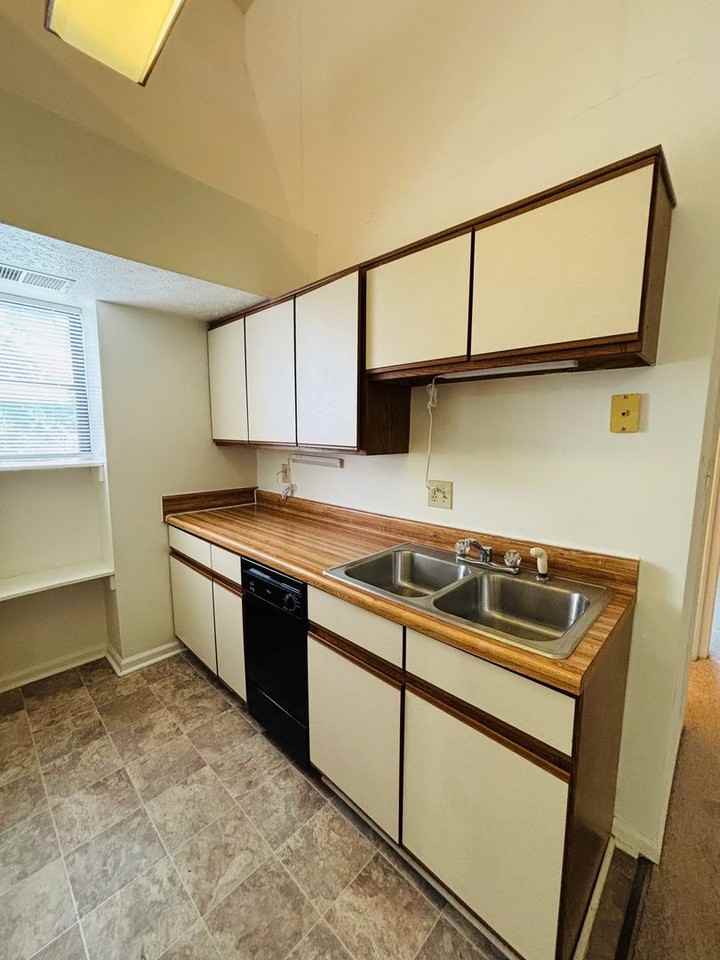 1400 University City Blvd Apt J - Photo 6 of 13