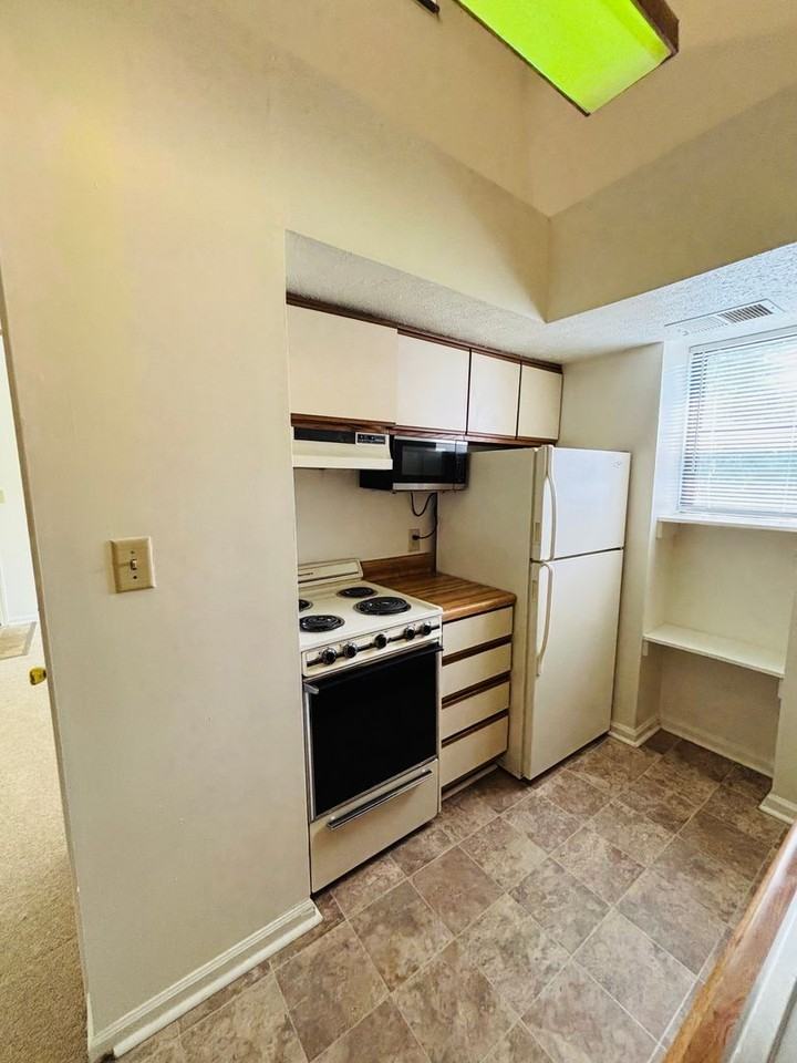 1400 University City Blvd Apt J - Photo 7 of 13