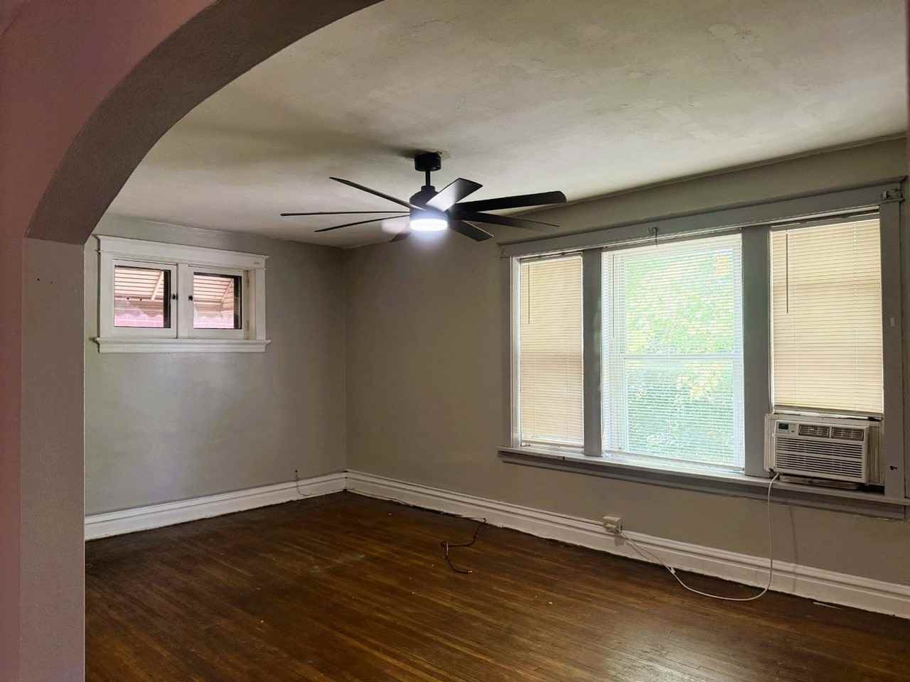 3332 Aubert Ave - Photo 5 of 21