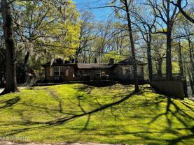 110 Drexel Cir - Photo 1 of 1