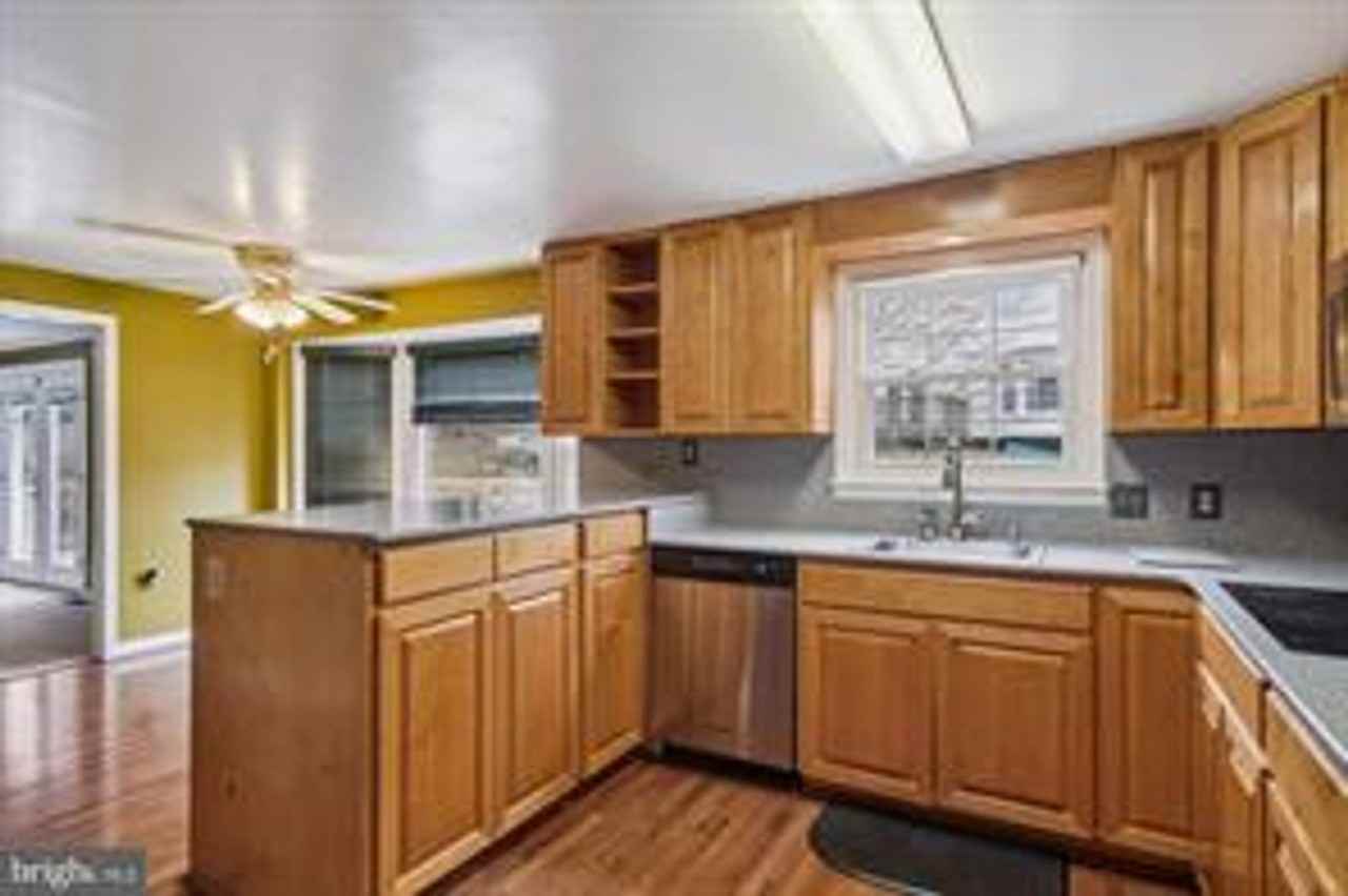 15608 Wapello Way - Photo 3 of 11