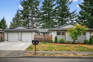 119 SE Sweetbriar Lane - Photo 1 of 1