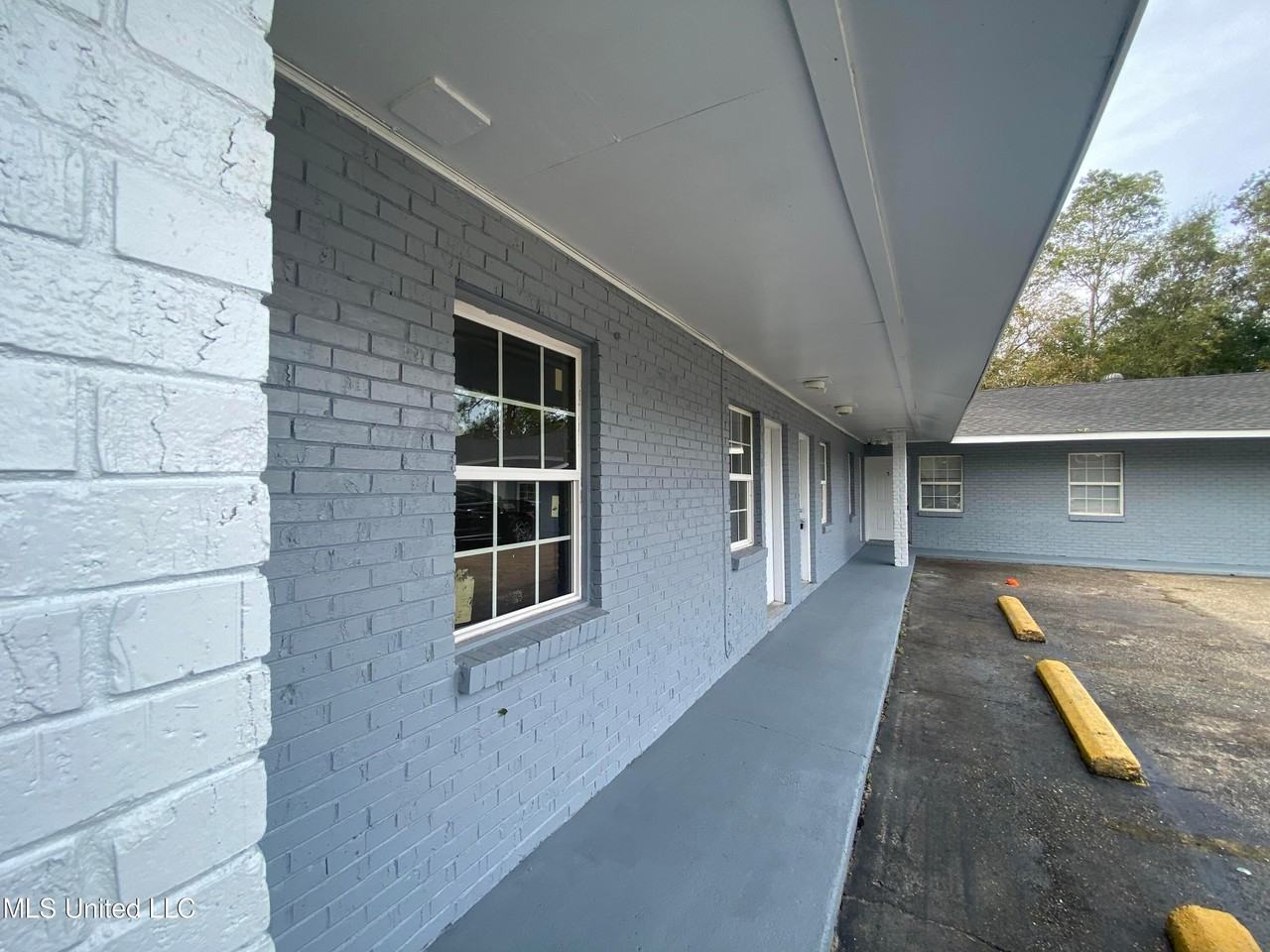 3907 Branch St - Photo 3 of 15