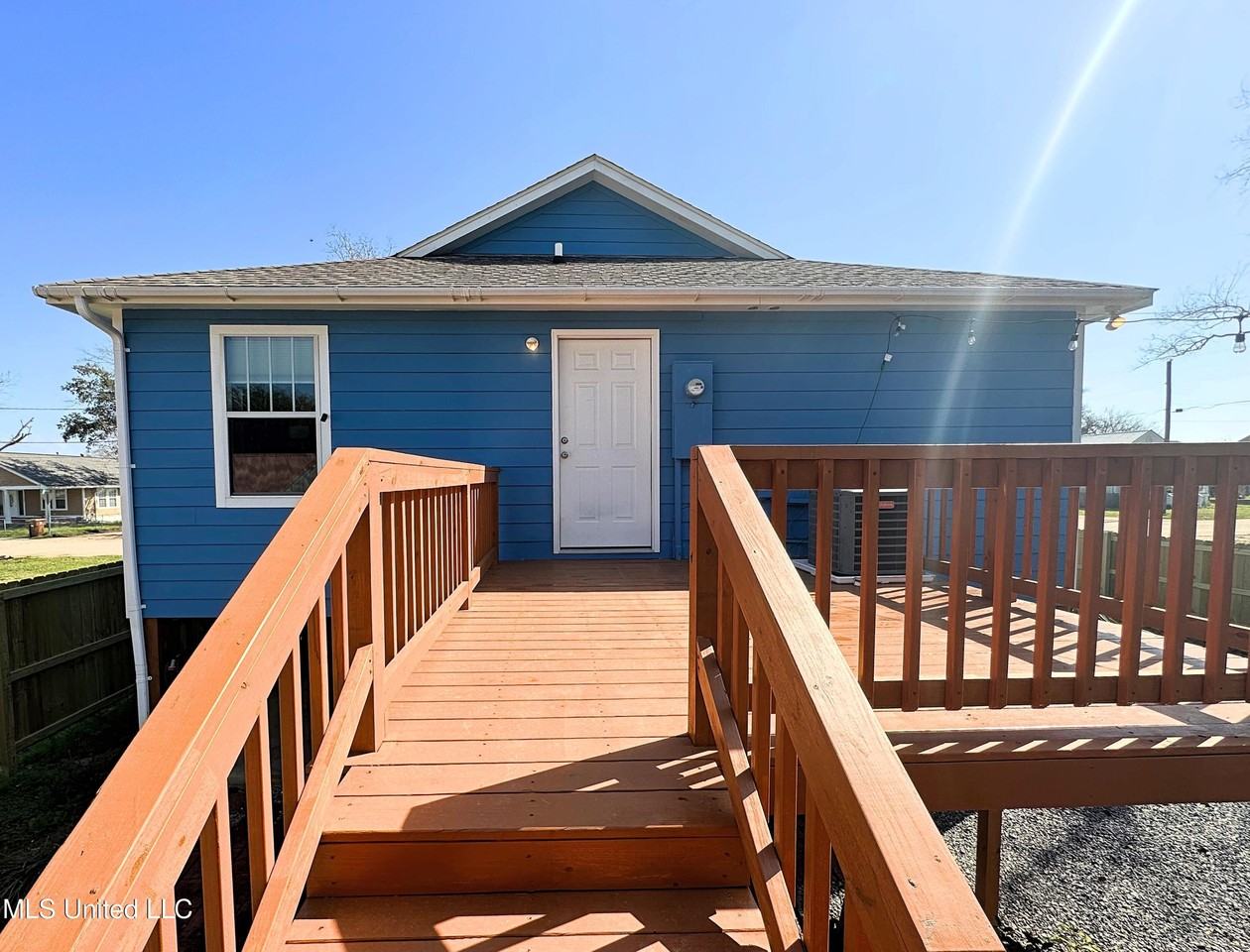 161 Claiborne St - Photo 2 of 12
