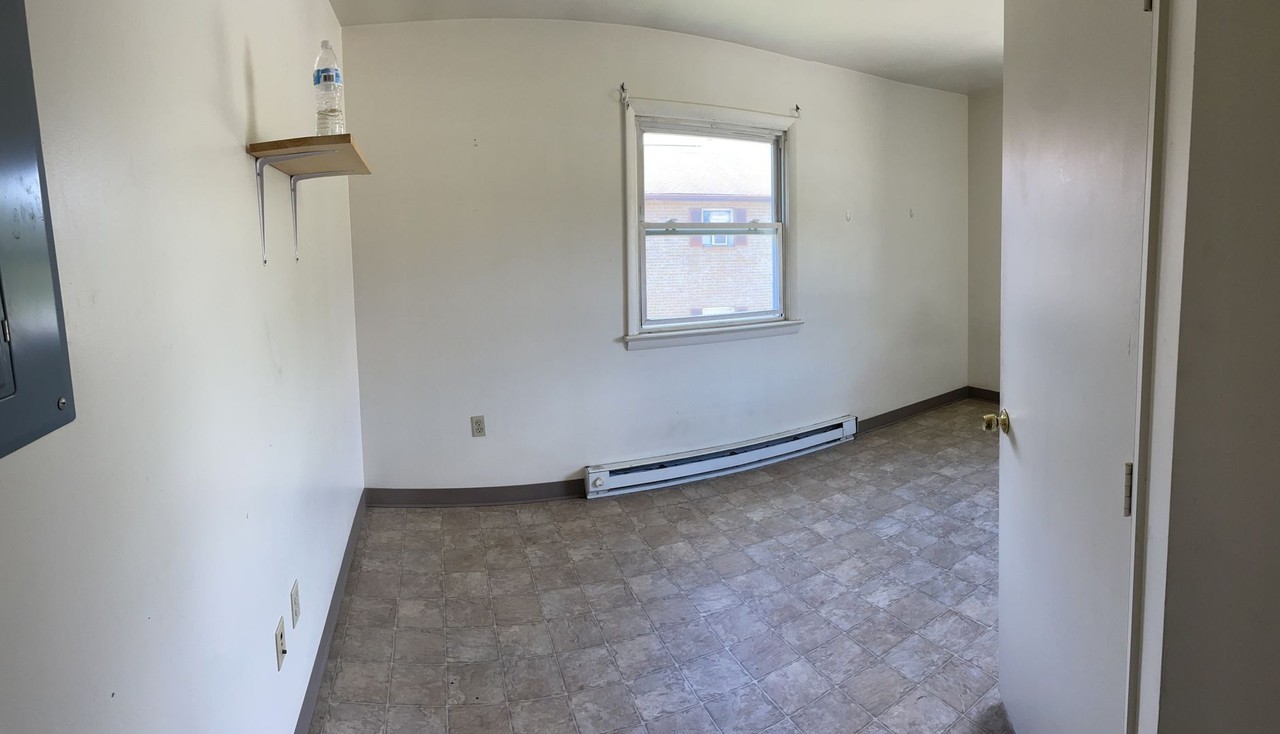 24 Middle Spring Ave - Photo 3 of 11