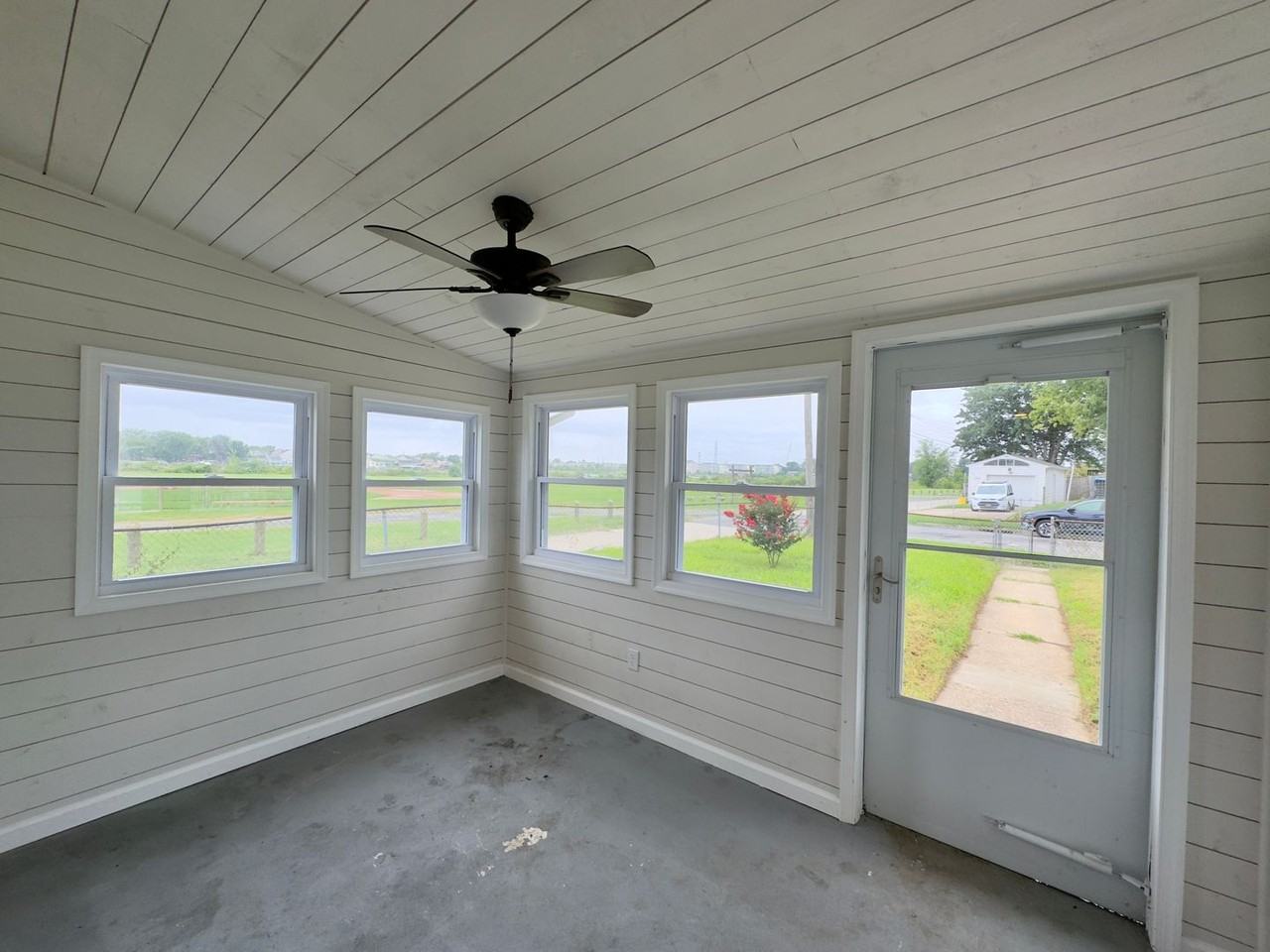 2113 Larkhall Rd - Photo 4 of 18