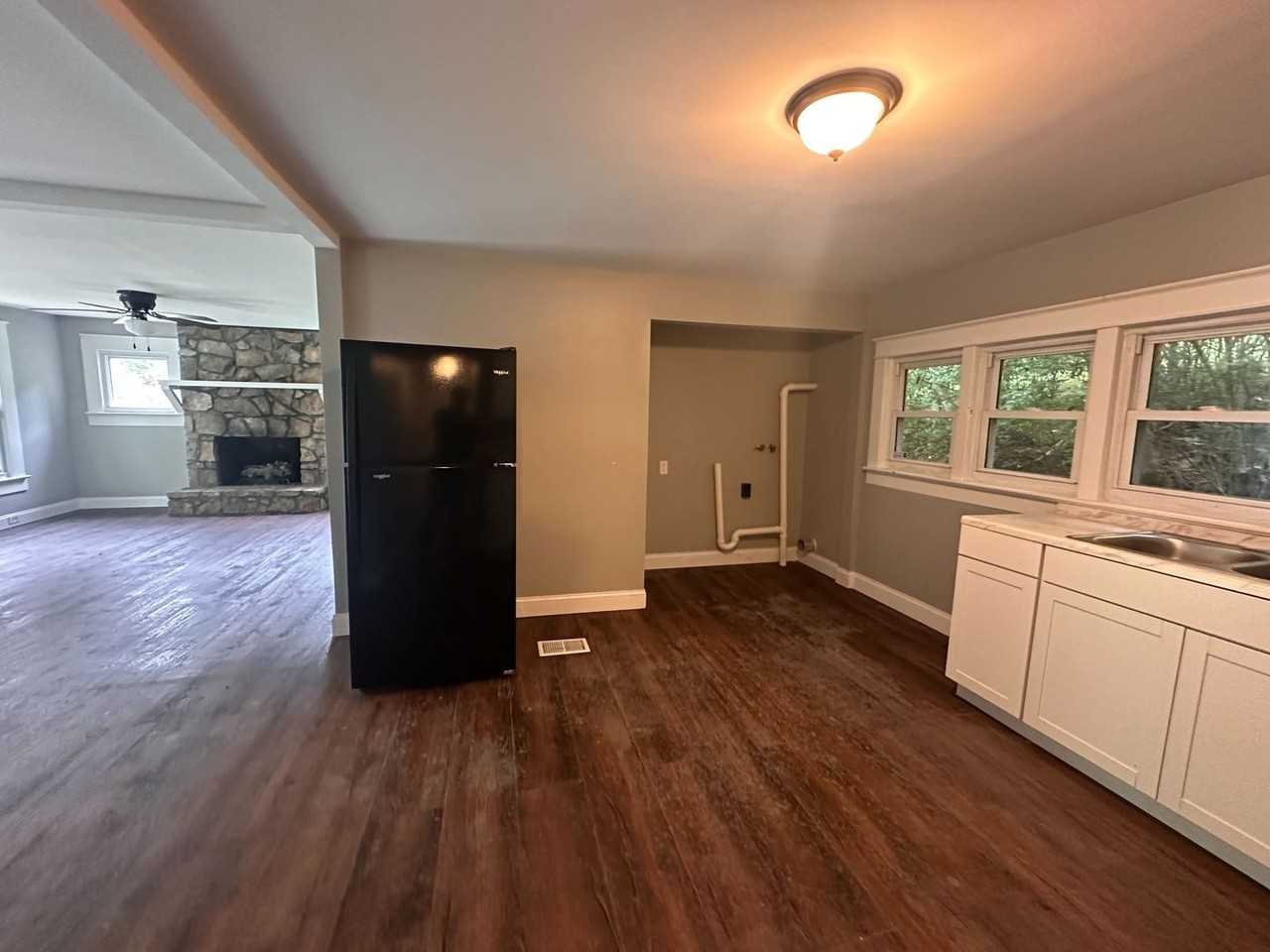 215 Glendale Dr - Photo 6 of 8